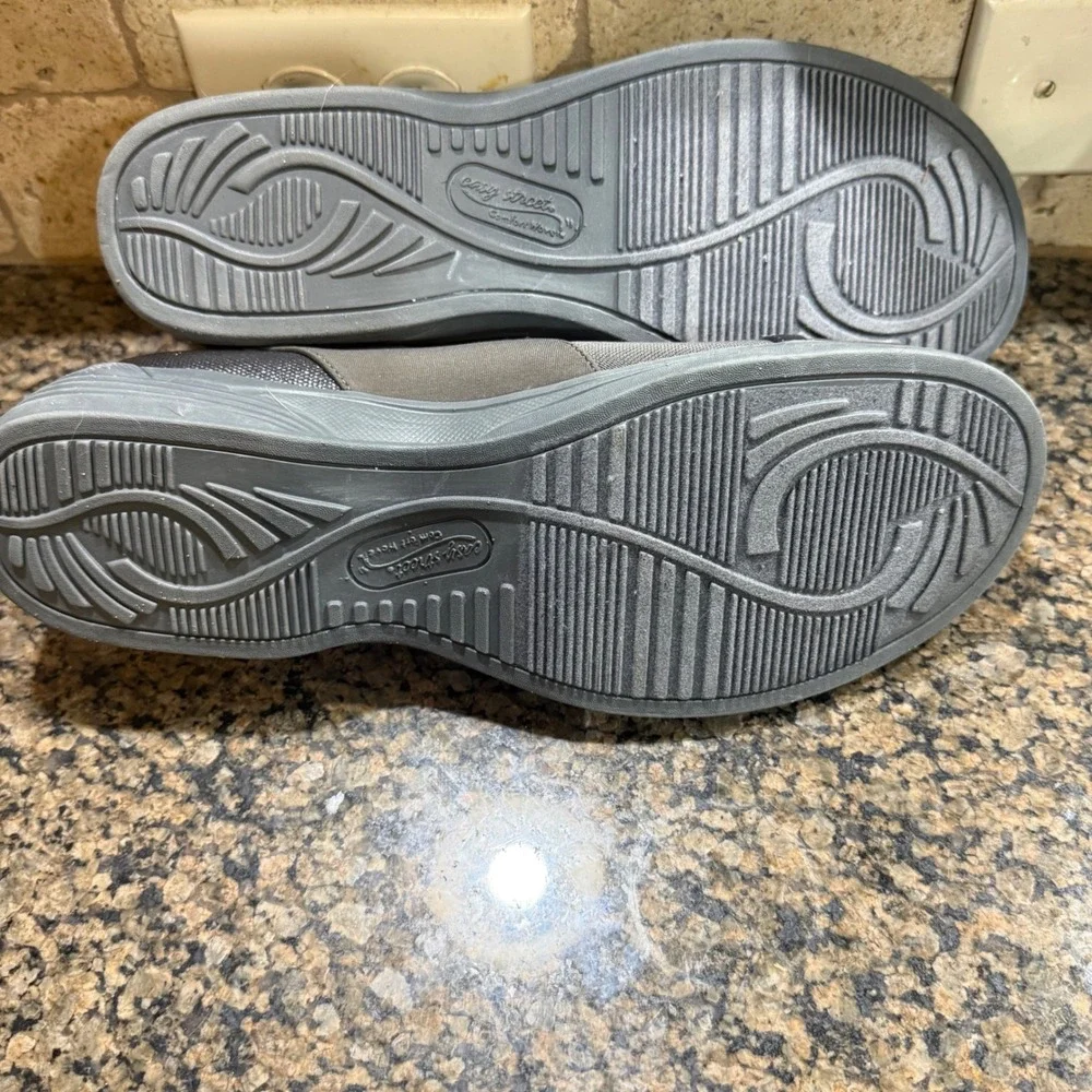 SoLite by Easy Street Womens Grey Slip On Comfort Loafers Shoes Size‎ 12M